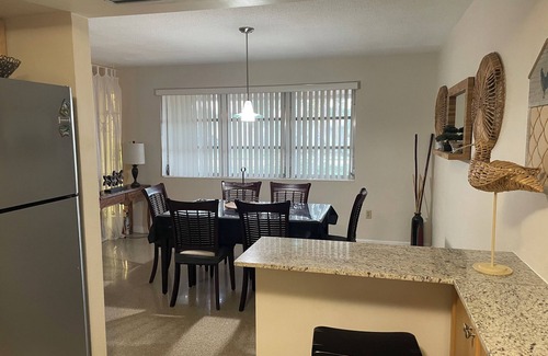 Pembroke Pines House | MINS from Everything -Private House 3/2- Pet Free/Smoke Free