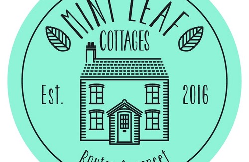 Redlynch Cabin | Mint Leaf Cottages, Bruton (Sleeps 12)