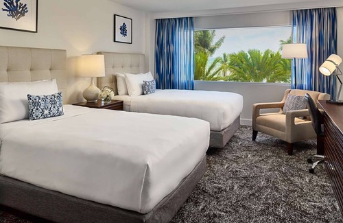 East Fort Lauderdale Hotel | Minutes Away from Riverwalk Fort Lauderdale! 3 Contemporary Suites w/Park View!
