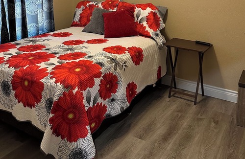 Gonzales House | Minutes away from Historic Downtown; Charming 3 bedroom Home