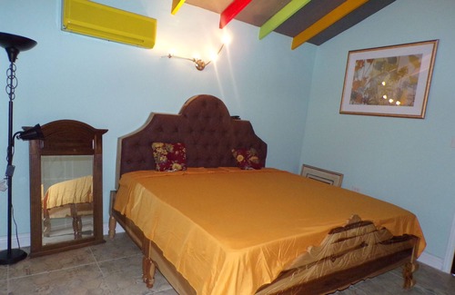 Eastwood Park Apartment | Minutes away from New Kingston and some of Kingston's finest nightlife.