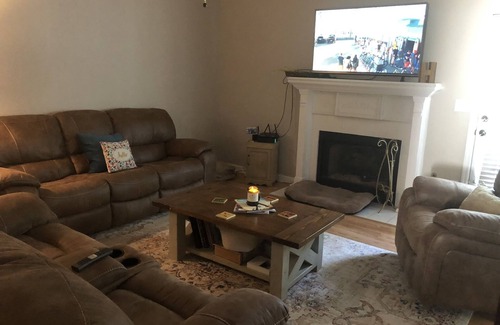 North Augusta House | MINUTES FROM AUGUSTA NATIONAL 3br 2ba great outdoor pergola and firepit