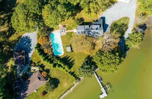 Easton House | Minutes from Downtown Easton and St. Michaels | Kayaks | Pool | Private Dock