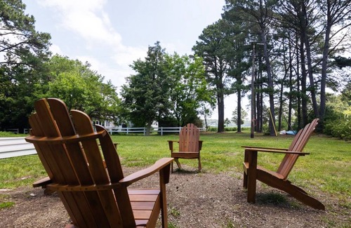 Neavitt House | Minutes from Downtown St. Michaels and Tilghman | Newly Renovated | Kayaks | Cha