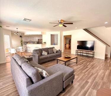 San Antonio House | Minutes from Sea World and Fiesta Texas