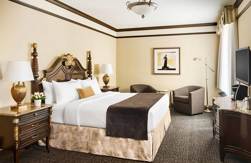Central Park West Hotel | Minutes to New York Historical Society! 2 Units, Onsite Spa & Wellness Center