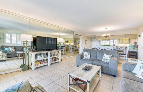 Miramar Beach Apartment | Miramar Beach Retreat - Beachfront & Poolside