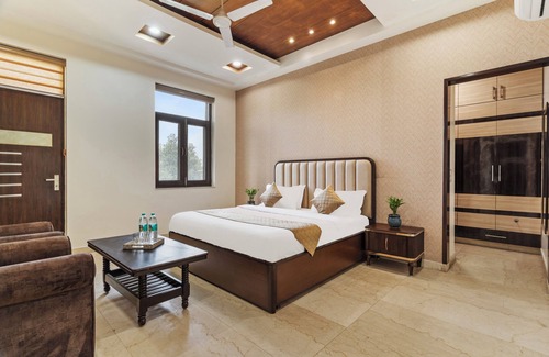 Noida Hotel | MIRANDA by AKAMA STAYS