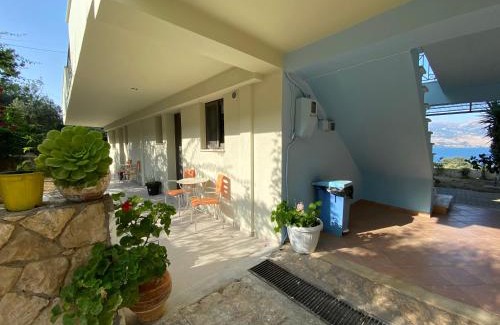 Kefalonia Apartment | Mirovigli Family rooms