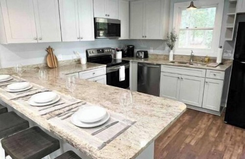 Prosperity House | Miss Grace, newly renovated cottage on Lake Murray