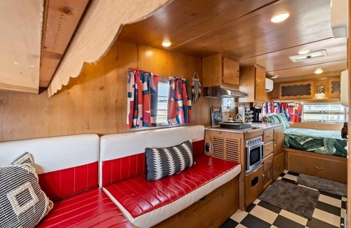 Willow City House | Miss Willie Mae - Glamping, Pool & Fireplace