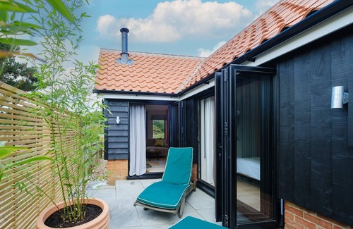 Thorpeness Cottage | Mission Lodge - sleeps 2 guests in 1 bedroom