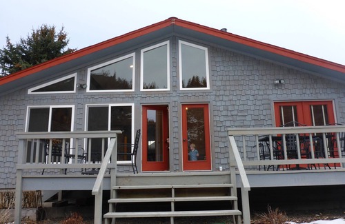 Cascade House | Missouri Riverfront Bungalow Near Craig MT.