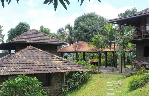Udumbanchola Cottage | Misty Hogans-A Hill station Holiday Home nr Munnar