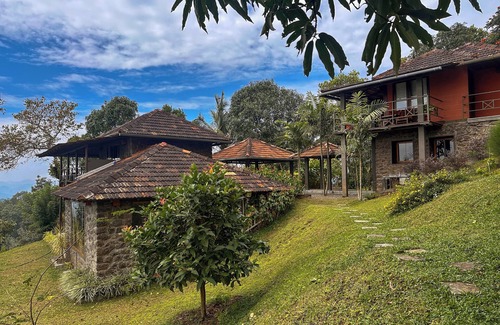 Udumbanchola Villa | Misty Hogans Hill Station Stay | Entire Stay Near Munnar | Sleeps 10