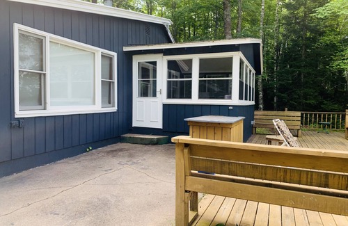 Gwinn House | Mitchell Lake 3 bedroom, 1 full bathroom, 1 half bathroom getaway
