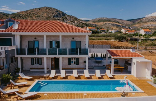 Seget Donji Villa | Mix of modern and antique , New visage villa Antico