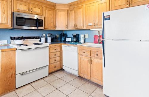 Snowshoe Apartment | ML246 Spacious Condo Mtn & Lake views fireplace