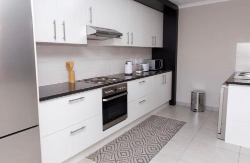 Burgundy Estate House | MLMK Property 17