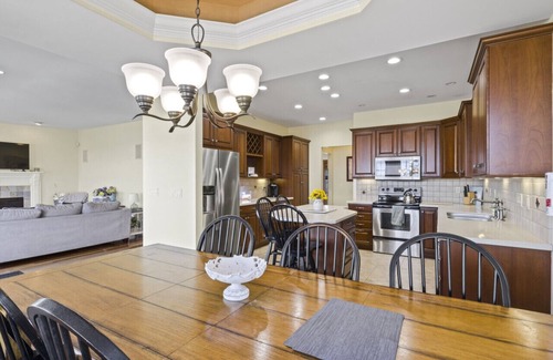 Hilton House | MM Properties Lake Ontario: The Oasis
