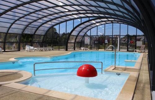 Jullouville-les-Pins House | Mobil-home Confort 2 chambres, Piscine chauffée, 200 m de la plage, Parking et Wi-Fi inclus - FR-1-361A-77
