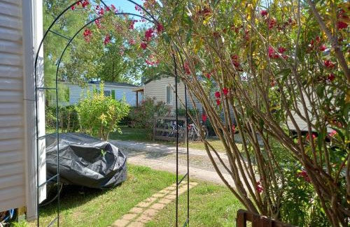 La Tamarissiere Other | Mobil Home climatisé avec terrasse dans camping l'Escale, calme, à 20 mn à pied de la plage