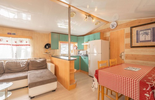 Semussac RV Rental | Mobile Home '6p Proche De La Mer' with Private Terrace and Air Conditioning