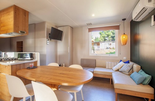Carry-le-Rouet RV Rental | Mobile Home 'Camping Lou Soulei 218' with Sea View, Shared Pool and Air Conditioning
