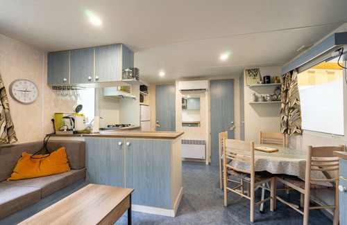 La Tremblade RV Rental | Mobile Home 'Mh75 La Tremblade' with Shared Pool, Terrace and Air Conditioning