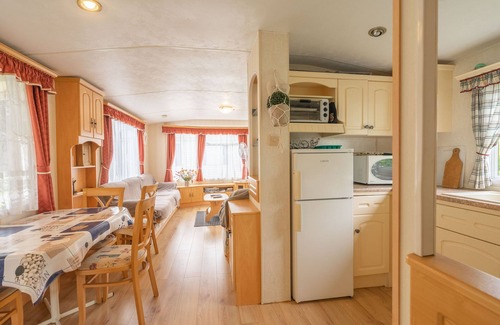 La Tremblade RV Rental | Mobile Home 'Mobilhome Mh287 La Tremblade' with Shared Pool