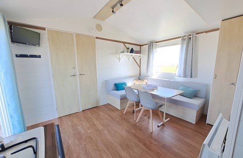 Cleder House | Mobile Home 'Ty Reuniou' with Sea View, Private Terrace and Private Garden