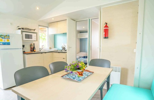 Baia Domizia House | Mobilehome with air conditioning, terrace and pool