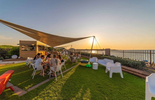 Vignola Mare House | Mobilehome with beach service and pool