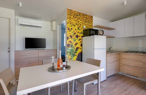 Monterol House | Mobilehome with terrace by the pool