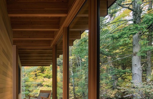 Irondale Cottage | Mod Haliburton Luxury: lakeside architectural gem, w/5 kms private hiking trails