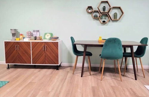 Edgewood Apartment | Mod LodgenFamily Friendly nDIY BreakfastnEV charging