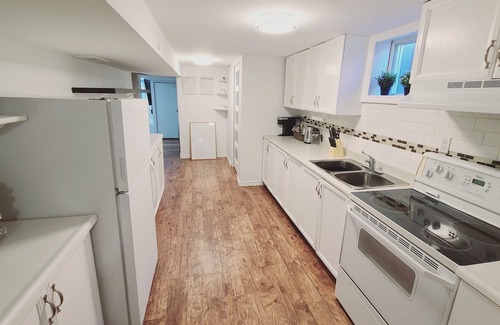 Bradford Apartment | Modern Lower Level Apt w/ Hot Tub | City Escape