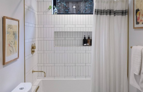 North Berkeley Apartment | Modern 1-bedroom garden apartment in Berkeley Victorian