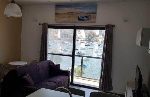 St. Paul's Bay Apartment | Modern,1 bedroom Seafront apt in St Paul's Bay 3