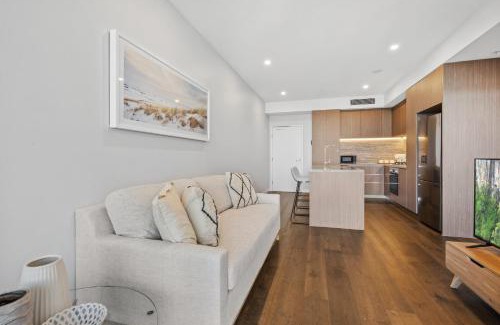 Broadbeach Apartment | Modern 1 Bedroom Unit at The Casino - NO PARKING - Q Stay