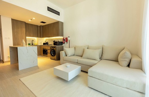 Motor City Apartment | Modern 1-bedroom with WiFi, fitness room in fabulous Dubai