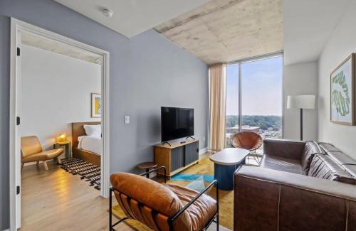 Rainey Street Historic District House | Modern 1BR Condo on Rainey St with Pool and Views