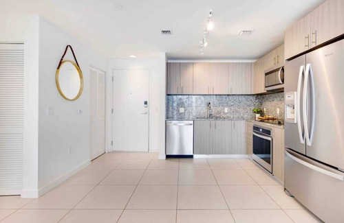 Doral Apartment | Modern 1BR| Downtown Doral