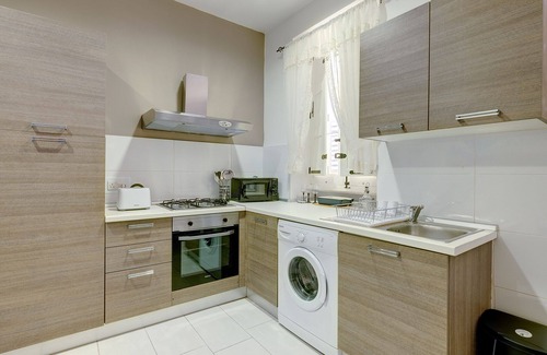 Gzira Apartment | Modern 1BR Maisonette Steps From the Promenade