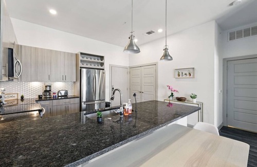 McKinney Apartment | Modern 1BR near TPC Golf | Free Parking & Wifi