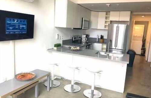 University Heights Apartment | Modern 2 Bdrm w/Parking in the Heart of Hillcrest w garage parking spot - ADA