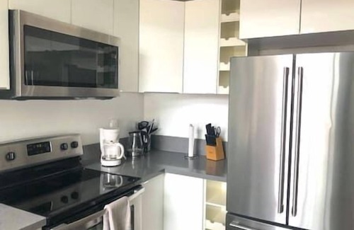 University Heights Apartment | Modern 2 Bdrm w/Parking in the Heart of Hillcrest w garage parking spot - ADA