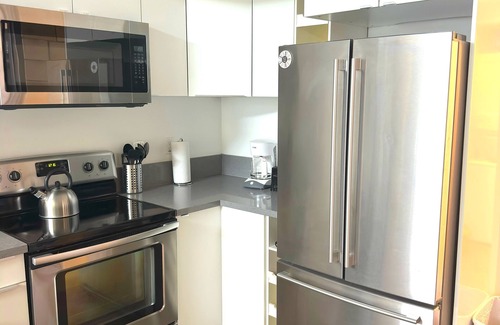 University Heights Apartment | Modern 2 Bdrm w/Parking in the Heart of Hillcrest w garage parking spot - ADA