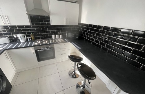 Hull House | Modern -2 Bed Room House very Spacious