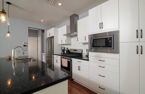 Land Park House | Modern 2 bed/2.5 bath home with functional with a dedicated work space.